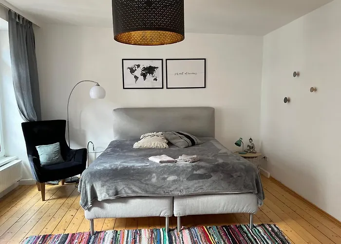 Stilvolle Altstadtwohnung Mit 2 Schlafzimmern *